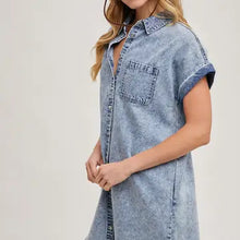 Load image into Gallery viewer, FRAYED HEM DENIM SHIRT DRESS
